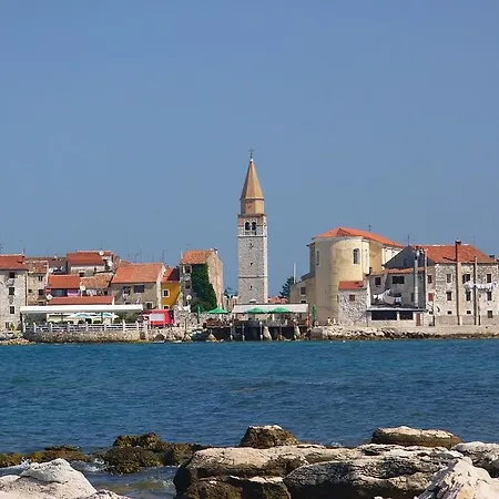 Silvana St