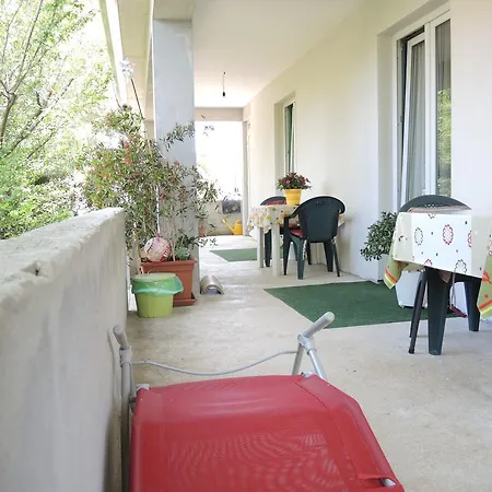 Silvana St Apartment
