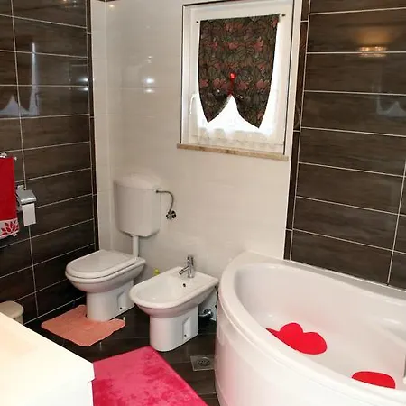 Apartment Silvana St Basanija