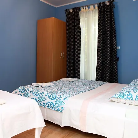 Silvana St Apartment