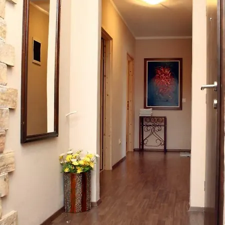 Silvana St Apartment *