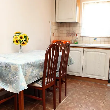 Silvana St Apartment *