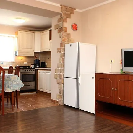 Silvana St Apartment